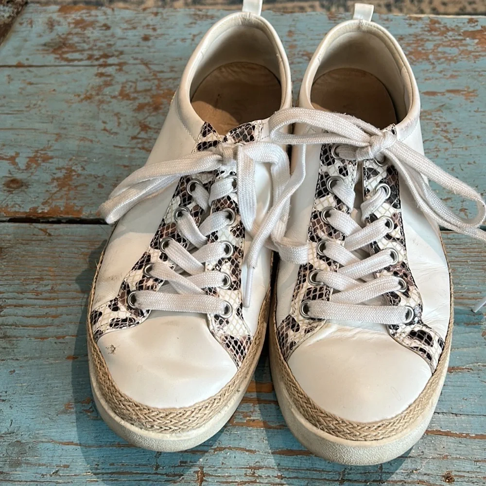 Vionic Women's Snake Leopard Print White Winny Sneakers Shoes Sz 9.5